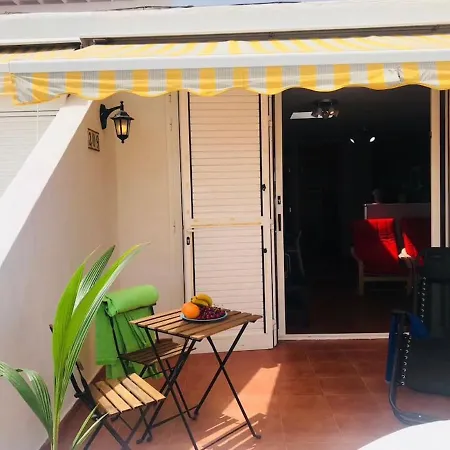Apto. En Colinas Del Sol Apartamento