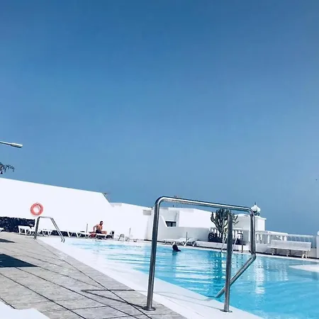 Apto. En Colinas Del Sol Apartamento *